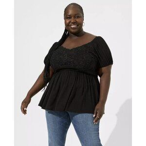 TORRID Size 1  Black Crinkle Gauze  Top With Lace  Puff  Sleeve Black  BNWT
